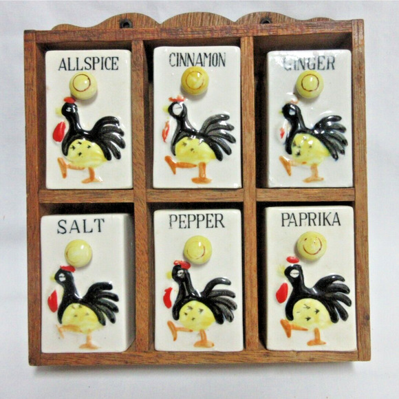 Vintage Spice Rack Ceramic Rooster 6 Jar Set Wood Wall Japan 1950s 7.5" x 7" - Picture 1 of 14